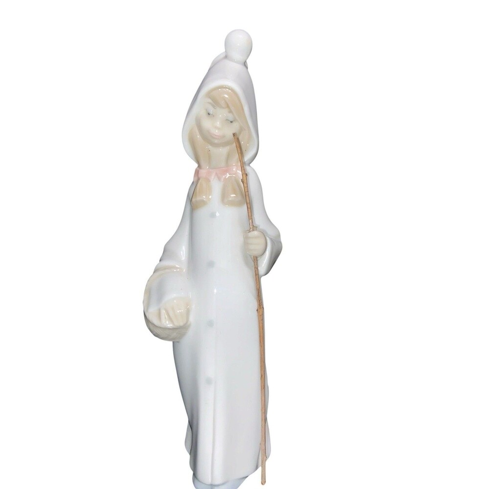 Lladro Sheppard Girl with Walking Stick and Basket- Excellent Condition